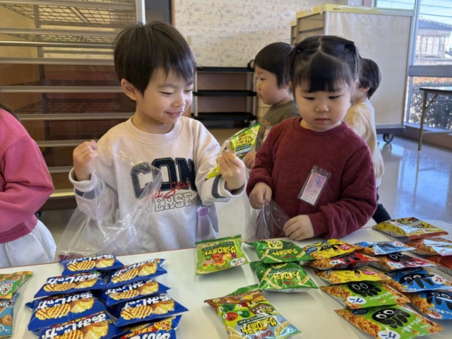 お菓子バイキングがありました。